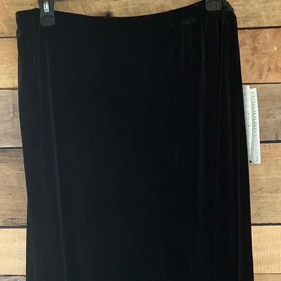 White Stag Stretch Velvet Maxi SkirtLarge 12/14 Black Witchy Goth Holidays NWT - Picture 1 of 8